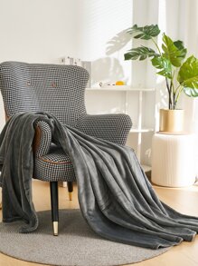 1pc Minimalist Solid Color Plush Blanket, Elegant And Simple, Soft And Warm, Suitable For Bedroom, Guest Room And Sofa - Dark Grey - View 1