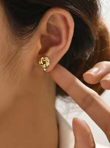 1 Pair Gold Twisted Cable Small Clip-On Earrings, Minimalist Metal Non-Pierced Decoration For Women, Everyday & Festive Occasions