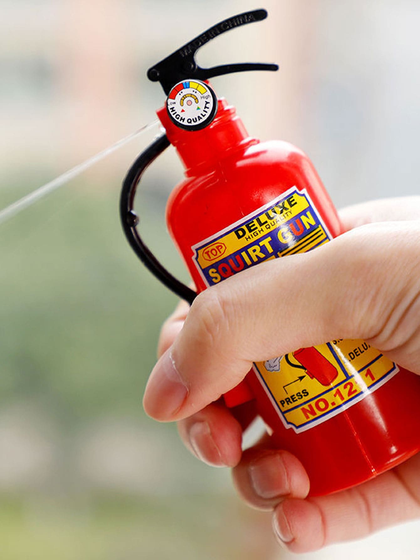 1入組新款和奇怪玩具滅火器水槍,人搞笑玩具滅火器造型水噴槍 - 紅色 - 查看 1