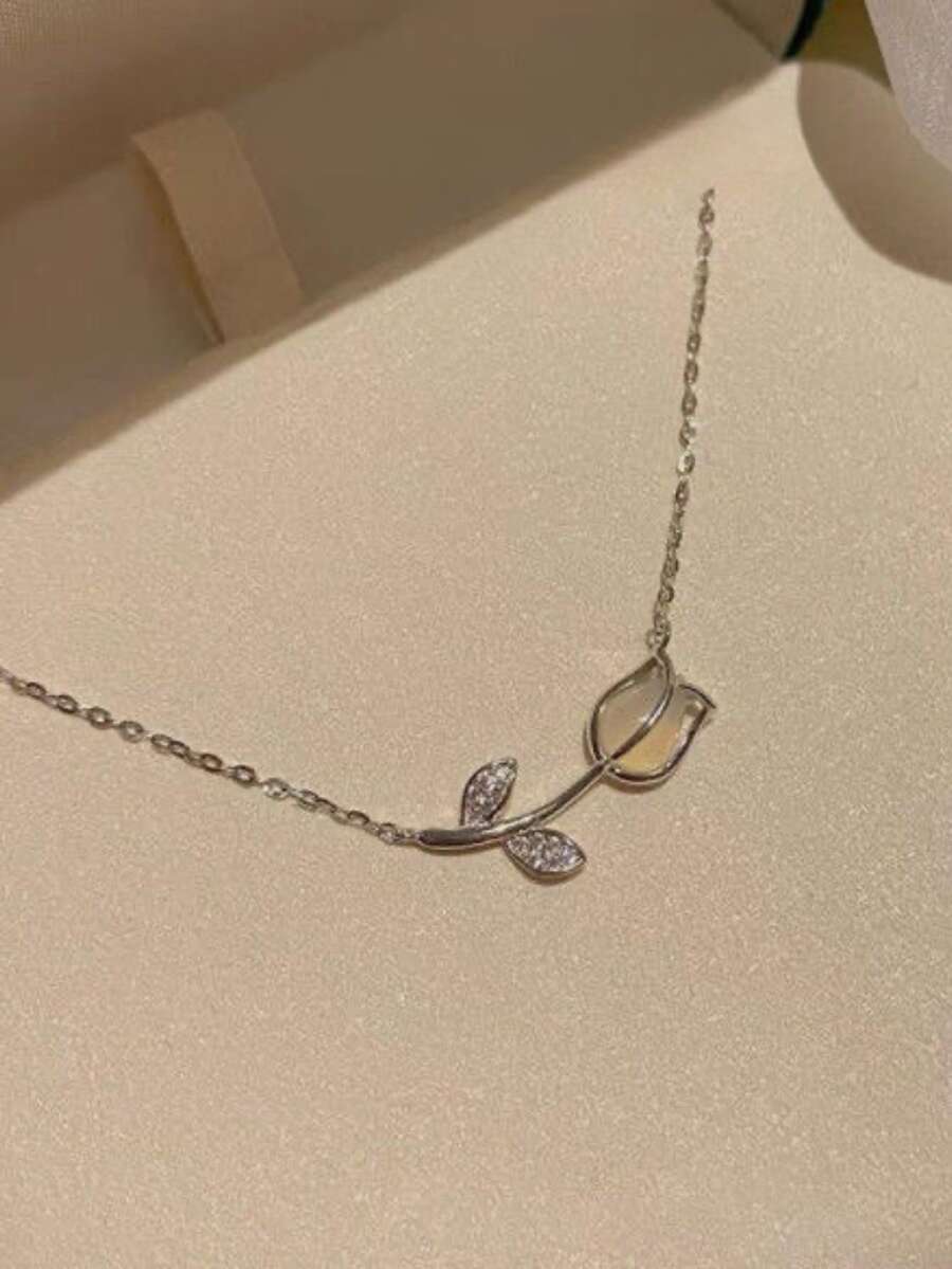 Tulip Pendant Minimalist Necklace - Silver - View 1