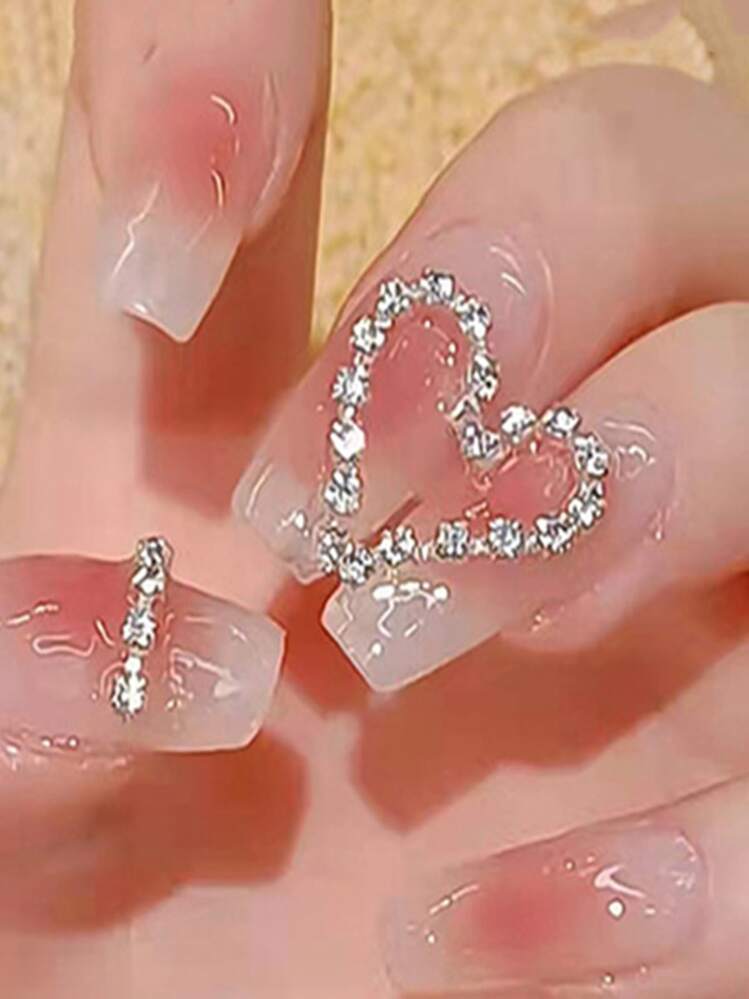 ハート型ストーン付きネイルチップ（蝶モチーフ） マグネット 蝶々 ハート ネイルチップ シンプル｜Yahoo!フリマ