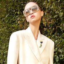 1pc Lovely Balloon Shaped Brooch With Frog Design Pin & Collar Button, Preventing Light Leakage - Multicolor - View 1