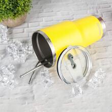 30oz Tumbler Stainless Steel Double Wall Vacuum Insulated Mug with Straw and Lid, Cleaning Brush for Cold and Hot Beverages - 黃色 - 查看 1