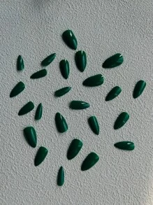 24 uñas postizas cortas de almendra reutilizables, diseño de estilo francés asimétrico en color verde puro, forma de almendra en espiral media en color verde esmeralda, diseñado específicamente para damas, niñas y estudiantes, incluye 1 pegamento de gelatina y 1 lima de uñas (color aleatorio) - Multicolor - Ver 4