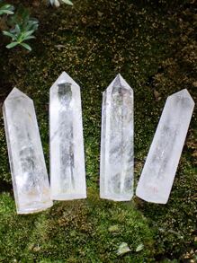 1pc Natural Clear Quartz Healing Crystal Wand 7~8CM Crystal Tower 6 Faceted Single Point Crystal Prism Wand Natural Quartz Stones for Meditation Reiki Chakra Therapy Home Decor Gift