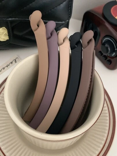 Set de 5 piezas de pasadores de pelo de color café con acabado mate para mujeres, que incluye pasadores de estilo simple, pasadores a juego, pinzas de garra y pasadores de pelo. Regalo perfecto para familiares, amigos y parejas. Pinzas de pelo para gimnasio, pasadores de pelo, accesorios escolares, accesorios para el cabello, accesorios para la cabeza, accesorios para el cabello para mujeres, pasadores de pelo