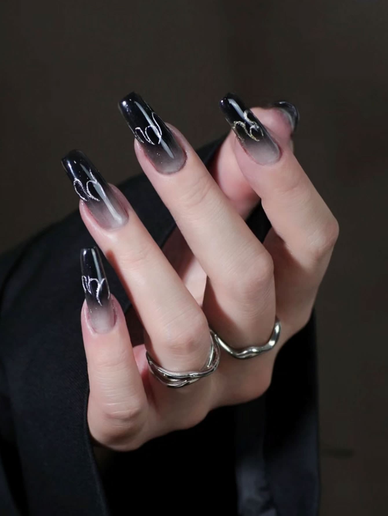 medio falso negro Uñas ataúd prensa Uñas fuego falso acrílico Uñas punta para mujeres con Chicas 24 piezas - Multicolor - Ver 1