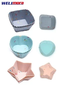 12 Mini Moldes De Silicona Para Cupcakes - 4 Formas Diferentes (Cubilete, Estrella, Flor Y Corazón) - Antiadherentes Para Horno y Microondas - Gris - Ver 1