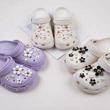 1 組 14 件白色人造孔鞋 Diy 配件,可拆式鞋花和扣環套裝,帶樹脂珍珠和菊花裝飾