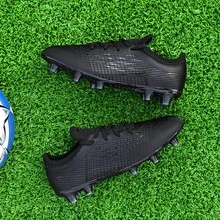 TOLLN 1pair Women's Short Nail Football Shoes With Stripe Pattern & Lace-up Front Running Shoes