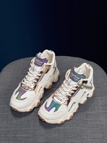 女式時尚休閒白色運動鞋熒光亮面中幫加厚鞋底增高（鞋帶字母隨機） - 米色 - 查看 3