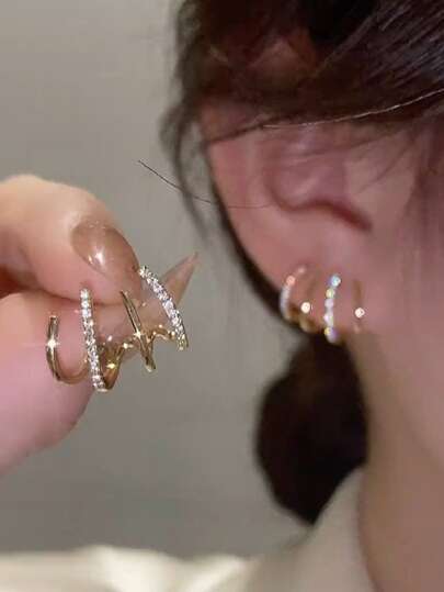 1pair Fashionable & Bright Gold-tone Women's Clip-on Earrings For Date, Wedding, Party, And Gift