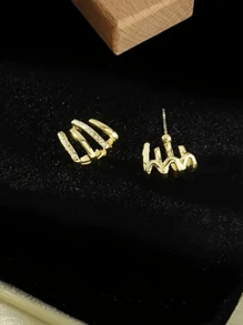 1pair Fashionable & Bright Gold-tone Women's Clip-on Earrings For Date, Wedding, Party, And Gift