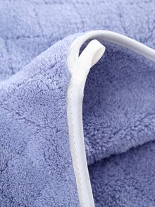 1pc Thickened Coral Fleece  Checkered & European Flower Pattern Towel With Hook For Face Washing And Bathing - Red - View 9