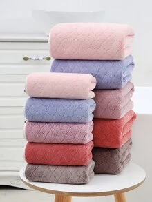 1pc Thickened Coral Fleece  Checkered & European Flower Pattern Towel With Hook For Face Washing And Bathing - Red - View 4