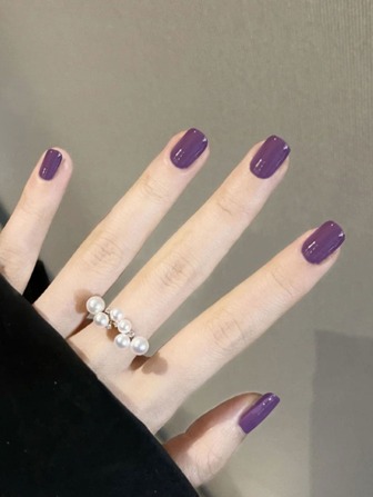 24入組短圓形時尚高端實心紫色全套指甲，適用於假日派對，舞會和日常穿著壓克力假指甲指甲用品