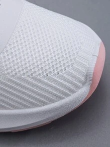 1雙運動透氣女性字母貼飾紮染織物繫帶跑步鞋