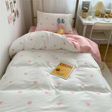 Three-Piece Heart Pattern Quilt Cover Pillowcase Set