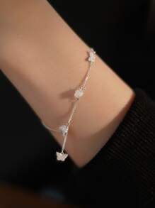 1入組925純銀冷白色玫瑰設計微鑲蝴蝶手鍊，極簡風格，適合於日常佩戴和假期穿搭