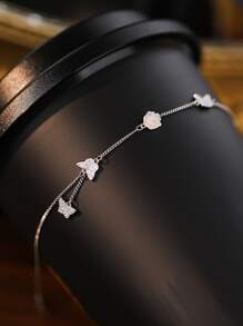 1入組925純銀冷白色玫瑰設計微鑲蝴蝶手鍊，極簡風格，適合於日常佩戴和假期穿搭