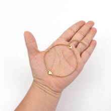 26個心形首字母手鍊，優雅不鏽鋼女士手鍊 - 金黃色 - 查看 3