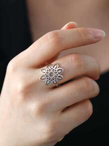 1pc Women's Bohemian Style Flower Pattern Stainless Steel Ring, Simple & Fashionable Jewelry Gift For Wedding/Engagement Valentines,Mom,Mother,Mother's Day,Gift - Silver - View 3