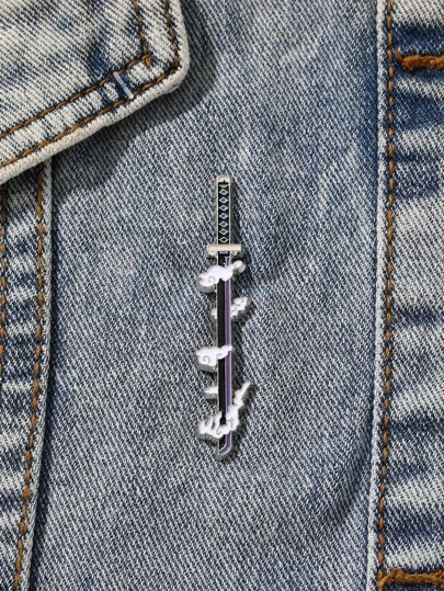 1入組新品到貨雲朵劍形狀胸針,多用途服裝包包配件胸章勳章禮品適用於學生