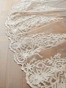 女士单层象牙色长蕾丝新娘面纱，带金属梳，秋季服装