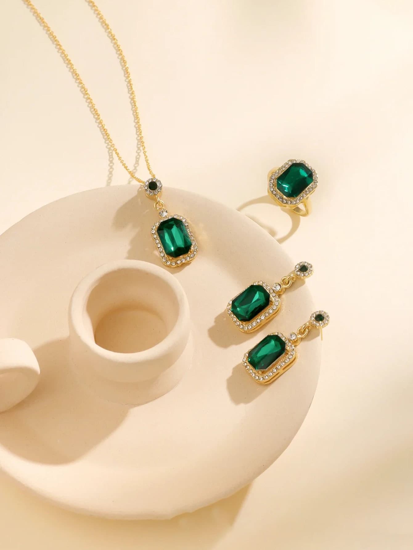 1 bộ Phong cách Vintage Ngọc lục bảo & Micro-Inlay Zirconia Bộ trang sức Bao gồm Dây chuyền , Hoa tai Và Nhẫn - Màu xanh lá cây đậm - Xem 1