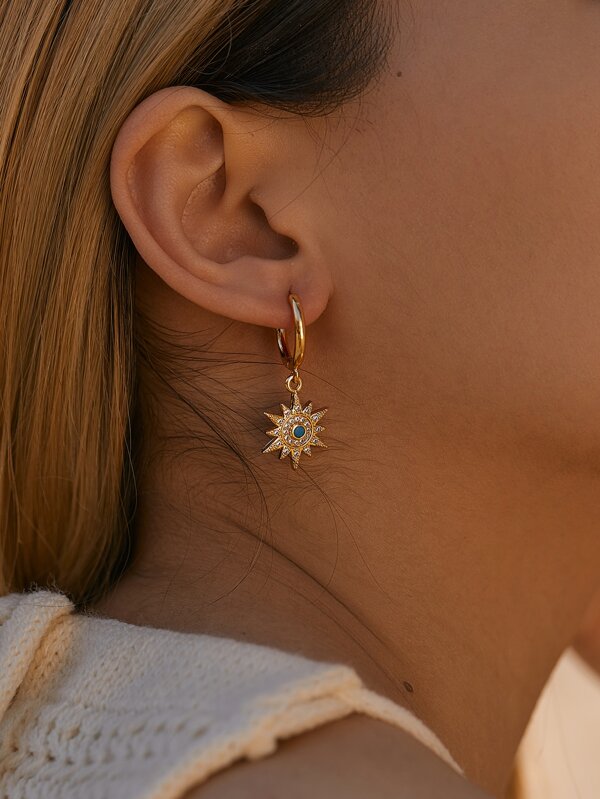 1pc Bohemian Style Natural Turquoise Sun Shaped Pendant Small Hoop Earrings For Women, Low Allergic