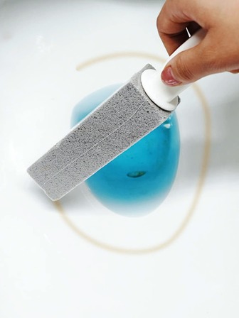 1個浮石馬桶刷,具有強力污漬和尿垢去除功效,隨機顔色