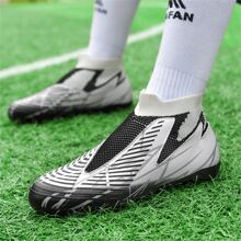 New Design Training Football Shoes With Contrasting Stripes And One Piece Upper Ronaldo  Cleats