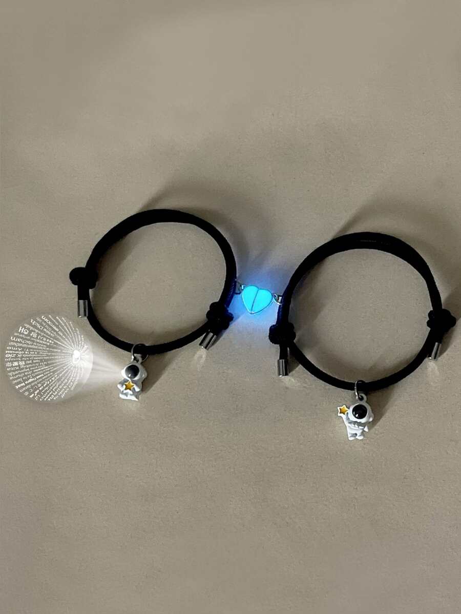 ATLVXJL Set de 2 pulseras con colgante de corazón con proyección de astronauta luminoso y perla incrustada para pareja - Multicolor - Ver 1