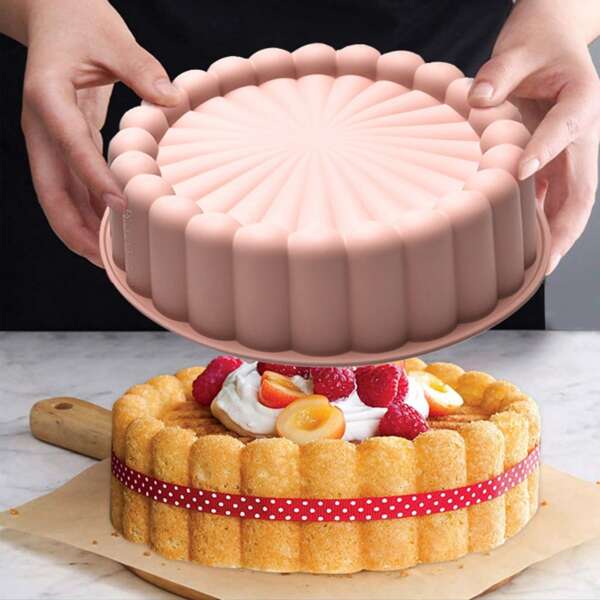 Make delicious cakes with this versatile nonstick silicone cake mold - perfect for weddings, birthdays, and more!