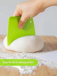 1 pieza Raspador de masa, Raspador de cuenco, Cortador de masa de plástico, Raspador de plástico flexible, Raspador de encimera práctico, Raspador de alimentos multiusos, Adecuado para masa de pan, pastel, fondant, glaseado, herramientas de horneado - Rosa - Ver 2