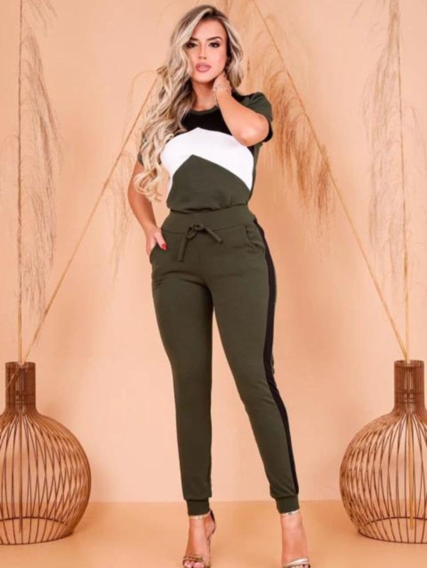 Conjunto Calça e Blusa com Recortes em Malha verde Dondoka