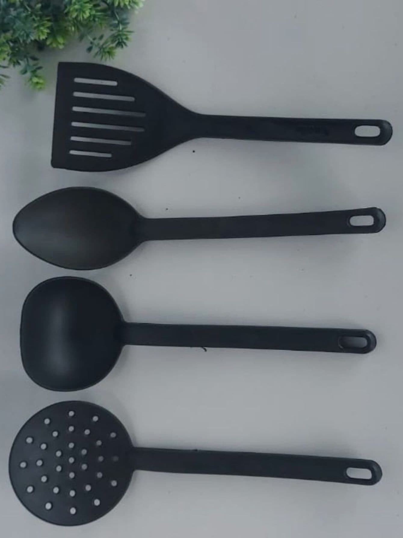 Kit 4 Utensílios de Cozinha Talheres Concha, Colher de Arroz, Espátula e Espumadeira Nylon Preto - Preto - Visão 1