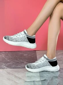 Women's Front Tie Breathable Lightweight Running Shoes With Comfortable Soft Sole