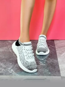 Women's Front Tie Breathable Lightweight Running Shoes With Comfortable Soft Sole