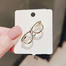 1入組金色和1入組銀色鏤空眼鏡形狀胸針，防止衣服滑倒，適用於校服和西裝 - 彩色 - 查看 3