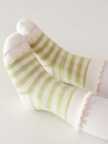 5pairs/set Girls' Green Frog Patterned Warm & Comfortable Lace Edge Crew Socks, Suitable For Autumn And Winter Daily Wear - Multicolor - View 3