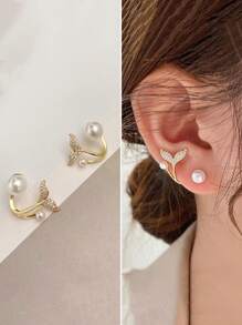 1pair Fish Tail Shaped Pearl Fashion Elegant Bride Earrings. Valentine's Day Accessories - White - View 1