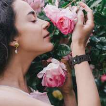 1 件黑色玫瑰形雕刻矽膠智慧手錶附扣相容於 Apple Watch 系列 1 2 3 4 5 6 7 8 9 Se Se2 - 黑色 - 查看 5