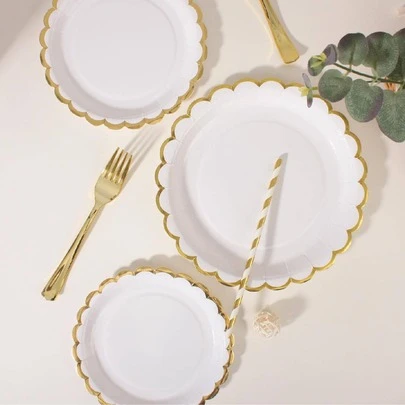8个/包白色圆形一次性盘子，带简单蕾丝边和金箔，适合派对、圣诞节