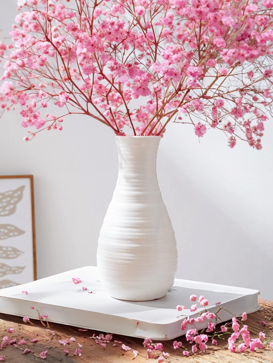 1 chiếc bình nhựa trang trí thanh lịch, kiểu dáng trang trại hiện đại, hình trụ màu trắng, bề mặt gợn sóng, nhẵn mịn, đế vững chắc, thích hợp cắm hoa giả và cành sậy, lý tưởng cho trang trí đám cưới, trang trí nhà cửa, phòng khách, bàn ăn, sự kiện, trang trí tường, trang trí mùa xuân.