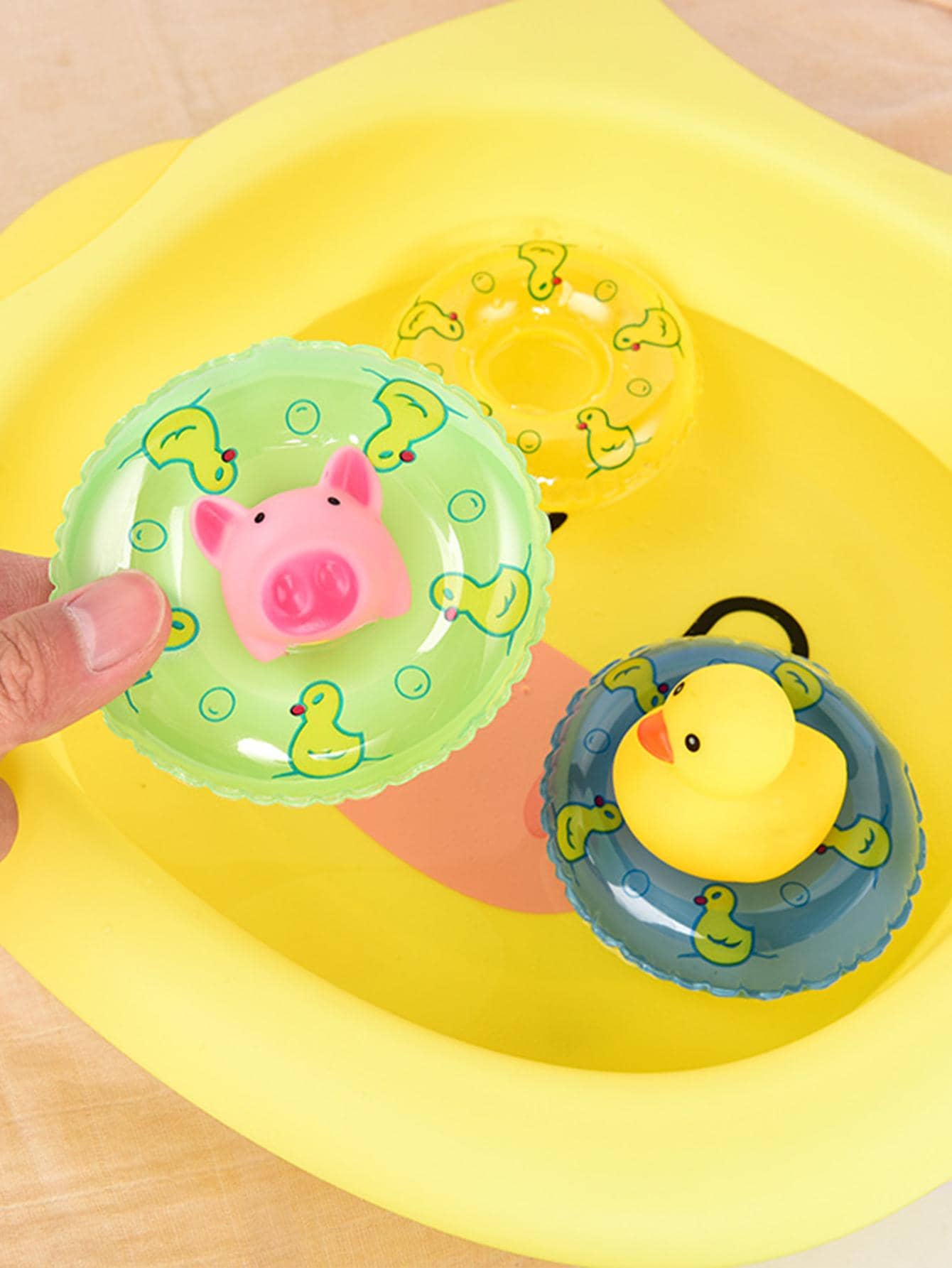 10個 ミニ スイミングリング おもちゃ 子供 遊ぶ 水 バストイ 楽しい スイミングプール パーティーギフト 色 ランダム SHEIN