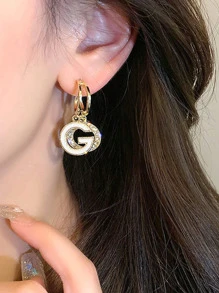 1入組時尚鋅合金字母耳墜適合女士適用於日常生活 - 彩色 - 查看 1