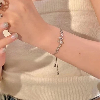 1 件女士简约百搭蝴蝶结设计方晶锆石手链