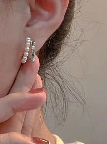 1 Pair Simple Asymmetrical Double Layer C-Shaped Faux Pearl Hoop Earrings - Silver - View 3