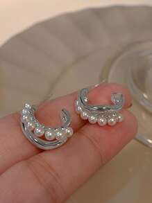 1 Pair Simple Asymmetrical Double Layer C-Shaped Faux Pearl Hoop Earrings - Silver - View 4